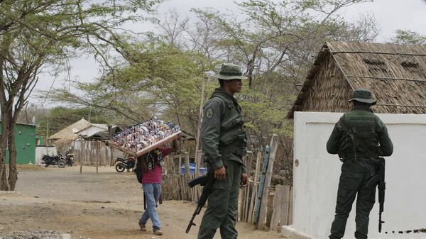 Policías venezolanos en la frontera con Columbia - Sputnik Mundo