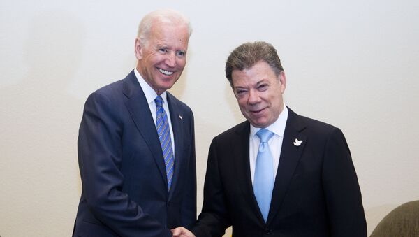 Vicepresidente de EEUU, Joe Biden y presidente de Colombia, Juan Manuel Santos - Sputnik Mundo