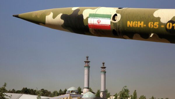 Misil iraní en la exposición sobre guerra entre Irak e Irán de 1980-1988 en Teherán, Irán - Sputnik Mundo