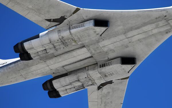 Bombardero estratégico ruso Tu-160 - Sputnik Mundo