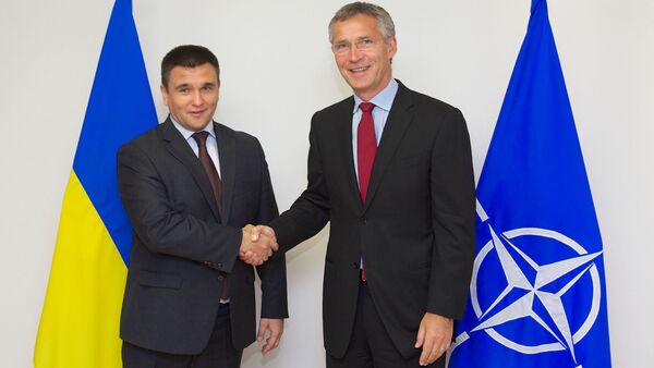 Ministro de Asuntos Exteriores de Ucrania, Pavló Klimkin, y el secretario general de la OTAN, Jens Stoltenberg - Sputnik Mundo