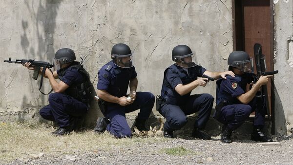 Lebanese riot policemen take part in a drill at a military base in the coastal town of Dbayeh - Sputnik Mundo