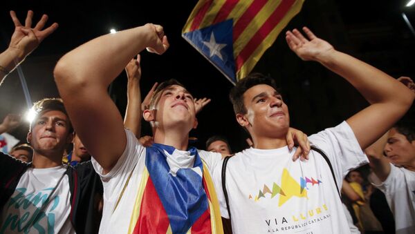 Independentistas catalanes ganan mayoría parlamentaria - Sputnik Mundo