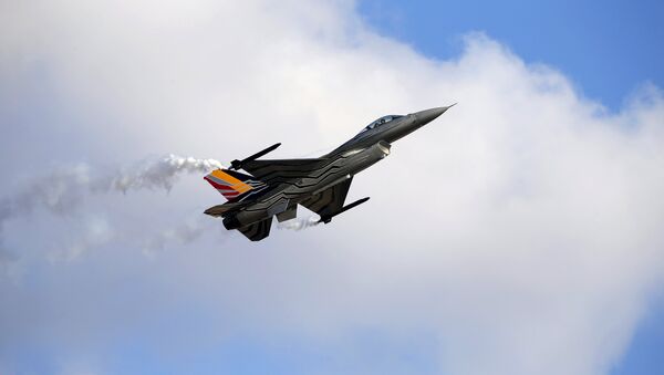 Caza F-16 de las Fuerzas Aéreas de Bélgica - Sputnik Mundo