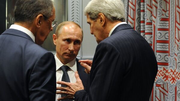 Ministro de Exteriores, Serguéi Lavrov, presidente de Rusia, Vladímir Putin y secretario de Estado de EEUU, John Kerry - Sputnik Mundo