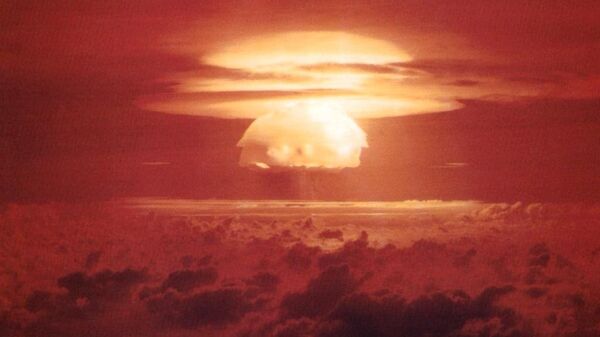 Explosión nuclear - uno de los resultados del uso de las armas de destrucción masiva - Sputnik Mundo