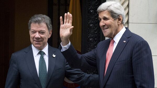 Presidente de Colombia Juan Manuel Santos y Secretario de Estado de EEUU John Kerry - Sputnik Mundo