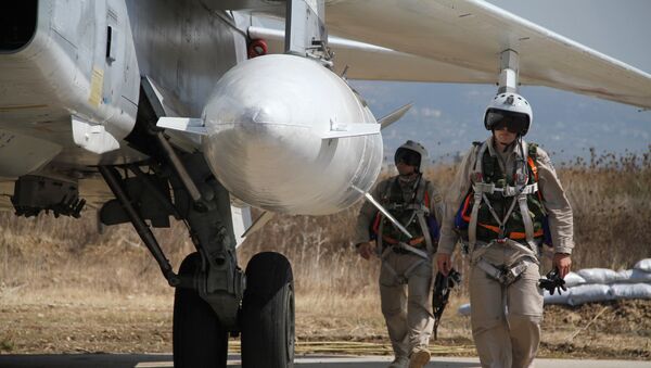 Pilotos rusos en la base áerea de Hmeimim en Siria - Sputnik Mundo