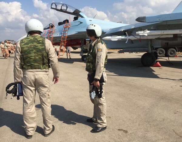 Aviación rusa ataca las posiciones del Estado Islámico en Siria - Sputnik Mundo