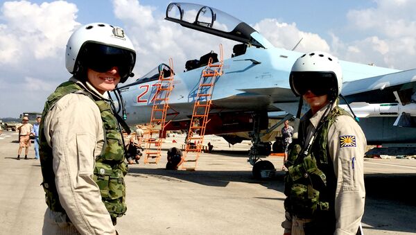 Pilotos rusos en el aeródromo de Hmeymim, Siria - Sputnik Mundo