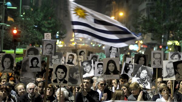 Protestas en Uruguay para condenar la dictadura - Sputnik Mundo