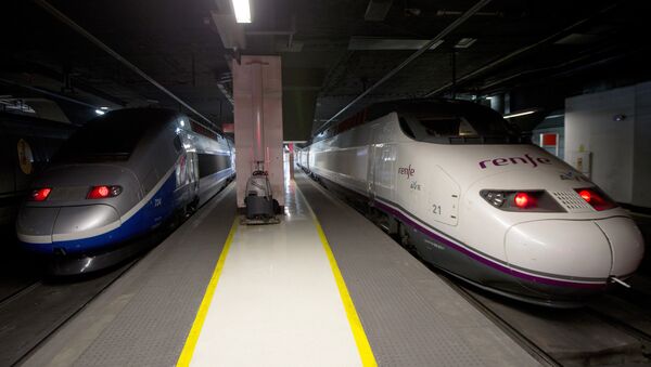 Tren Renfe en Barcelona - Sputnik Mundo