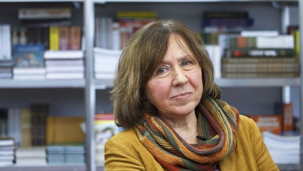 Svetlana Alexievich, el Nobel de Literatura 2015 - Sputnik Mundo