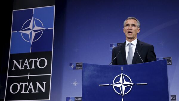 NATO Secretary General Jens Stoltenberg addresses a news conference during a NATO defence ministers meeting at the Alliance headquarters in Brussels, Belgium October 8, 2015. - Sputnik Mundo