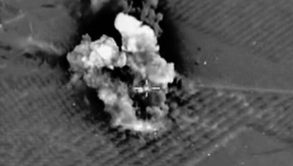 Bombardeos de Fuerza Aeroespacial rusa contra EI - Sputnik Mundo