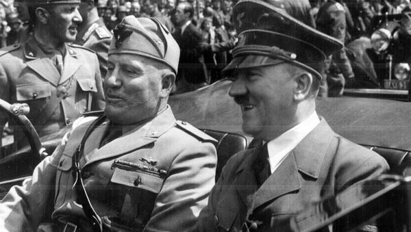 Adolf Hitler y Benito Mussolini en Múnich, Alemania (archivo) - Sputnik Mundo