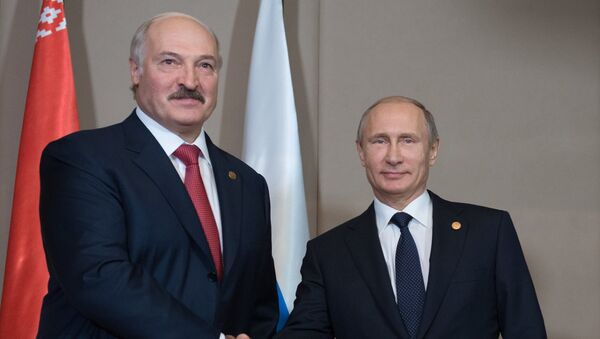 Presidente de Bielorrusia, Alexandr Lukashenko, y presidente de Rusia, Vladímir Putin - Sputnik Mundo