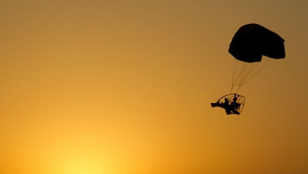 Un parapente vuela en Israel (Archivo) - Sputnik Mundo