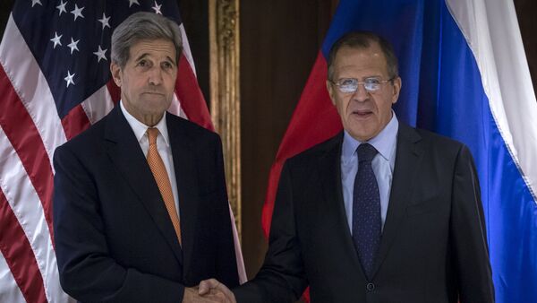 Secretario de Estado de EEUU, John Kerry y ministro de Exteriores de Rusia, Serguéi Lavrov - Sputnik Mundo