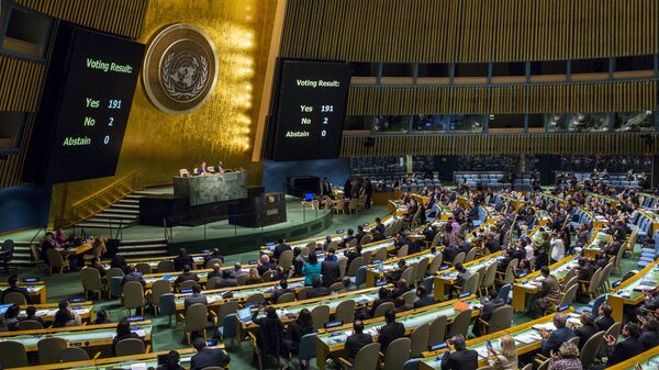 Voting results are shown on boards following a United Nations General Assembly - Sputnik Mundo