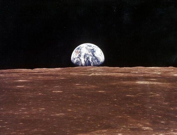 Apollo 11: “Ustedes alunizaron, y nosotros nos pusimos morados” - Sputnik Mundo