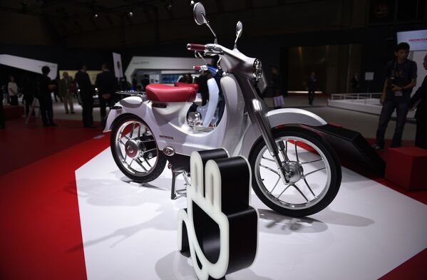 Coches futuristas en el Tokyo Motor Show 2015 - Sputnik Mundo