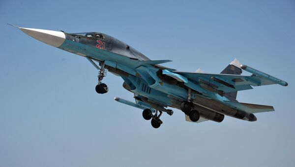 Aviones rusos en la base aérea Hmeimim en Latakia, Siria - Sputnik Mundo