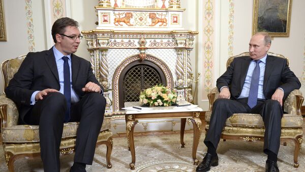 Primer ministro de Serbia, Aleksandar Vucic, y presidente de Rusia, Vladímir Putin (Archivo) - Sputnik Mundo