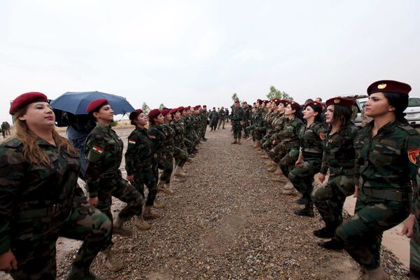 Las mujeres kurdas también combaten al Estado Islámico - Sputnik Mundo