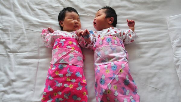 Babés recién nacidas en Pekín, China - Sputnik Mundo