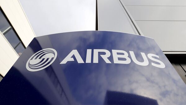 File photo of Airbus' logo at Airbus headquarters in Toulouse - Sputnik Mundo