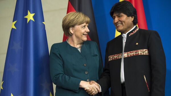 La canciller de Alemania, Angela Merkel, y el presidente de Bolivia, Evo Morales - Sputnik Mundo