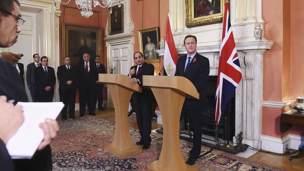 Presidente de Egipto, Abdelfatah al Sisi, y primer ministro de Reino Unido, David Cameron - Sputnik Mundo