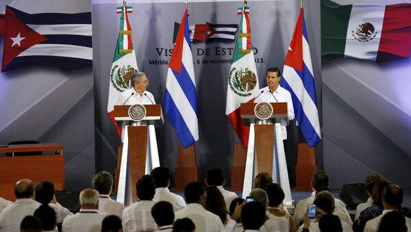 Presidente de Cuba Raúl Castro y presidente de México Enrique Peña - Sputnik Mundo