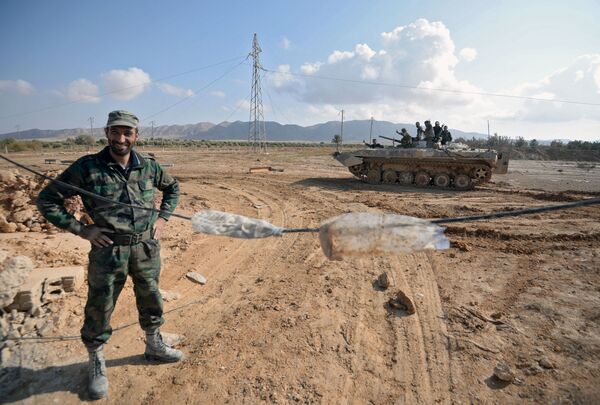 Ejército sirio: ofensiva por tierra y aire - Sputnik Mundo