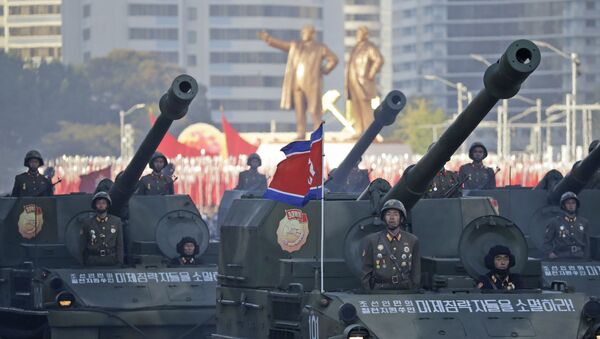 Soldiers in tanks parade in Pyongyang, North Korea, Saturday, Oct. 10, 2015 - Sputnik Mundo