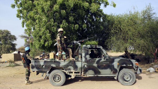 Nigerien soldiers hold positions at the border with Nigeria in Diffa, Niger - Sputnik Mundo