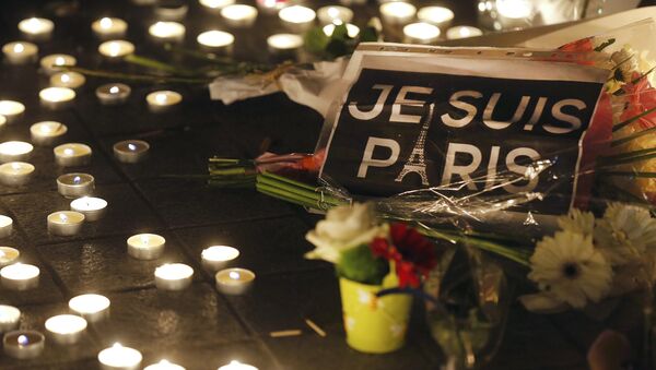 Homenaje a las víctimas de los atentados en París - Sputnik Mundo