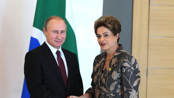 Presidente de Rusia, Vladímir Putin y suspendida presidenta de Brasil, Dilma Rousseff (archivo) - Sputnik Mundo
