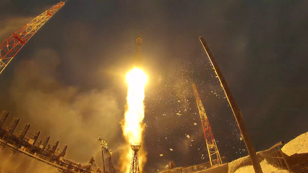 Rusia lanza cohete Soyuz con satélite militar moderno - Sputnik Mundo
