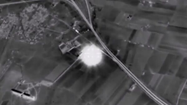 Pentágono confirma que ataques rusos en Siria alcanzaron blancos del EI - Sputnik Mundo