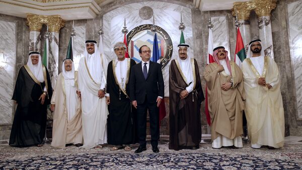 Presidente de Francia, François Hollande, con los líderes de los países del Golfo - Sputnik Mundo