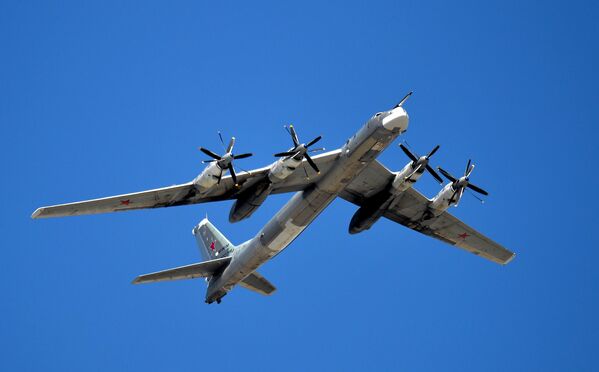 Bombardero estratégico Tu-95MS - Sputnik Mundo