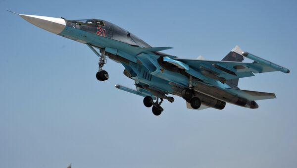 Caza Su-34 de la Fuerzas Aeroespaciales de Rusia - Sputnik Mundo