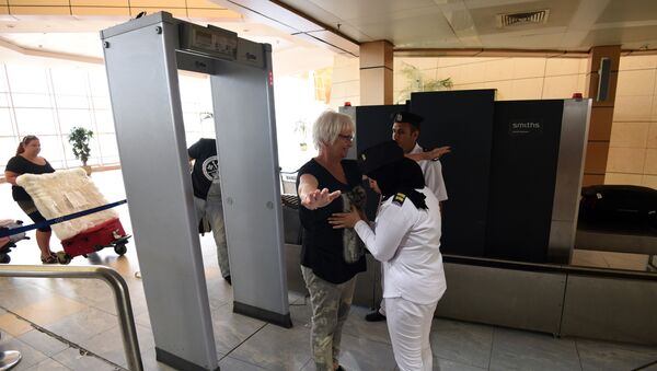 Control de segurida en el aeropuerto de Sharm El-Sheikh, Egipto - Sputnik Mundo