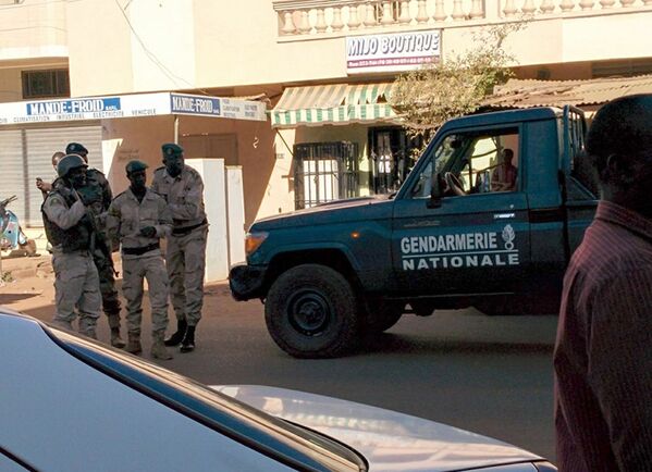 Operación especial para liberar a los rehenes en el hotel de Malí - Sputnik Mundo