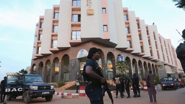 Hotel Radisson Hotel Bamako, donde tuvo lugar una operación especial para liberar a los rehenes - Sputnik Mundo