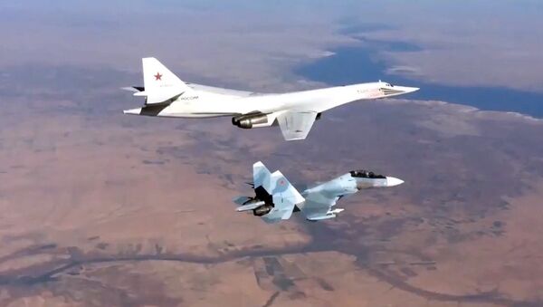 Aviones rusos Su-30SM y Tu-160 en Siria - Sputnik Mundo
