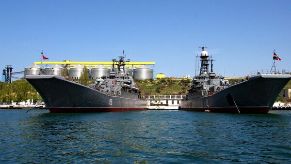 Los buques de la Flota del mar Negro en la base naval de Sebastopol - Sputnik Mundo