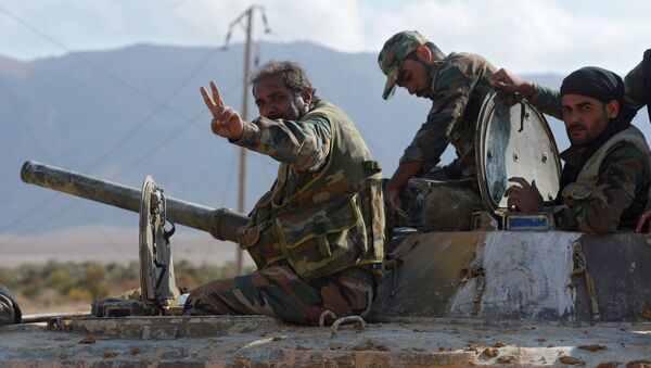 Ejército sirio se encuentra a 18 km de Tabqa, rumbo a al Raqa - Sputnik Mundo